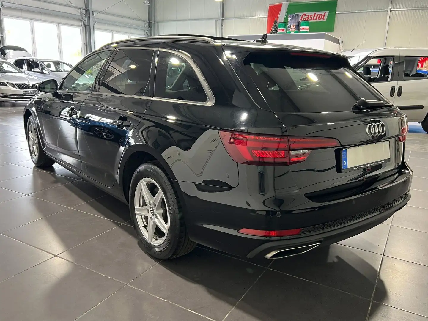 Audi A4 35 TDI Avant Automatik **Navi*Panorama*LED** Black - 2
