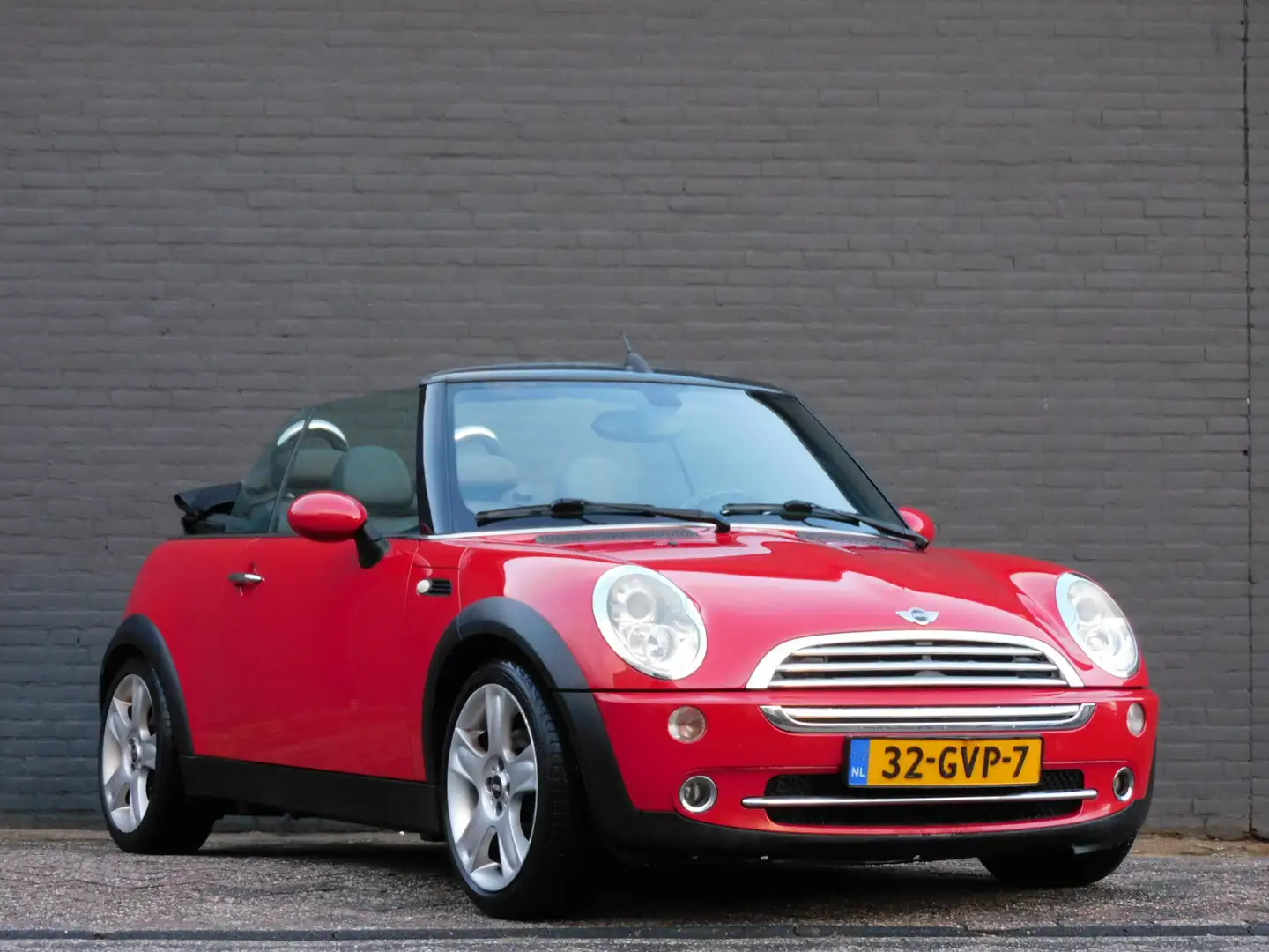 MINI Cooper Cabrio Mini 1.6 Chili LEER! STOELVERWARMING! CRUISE! AIRC Rood - 2