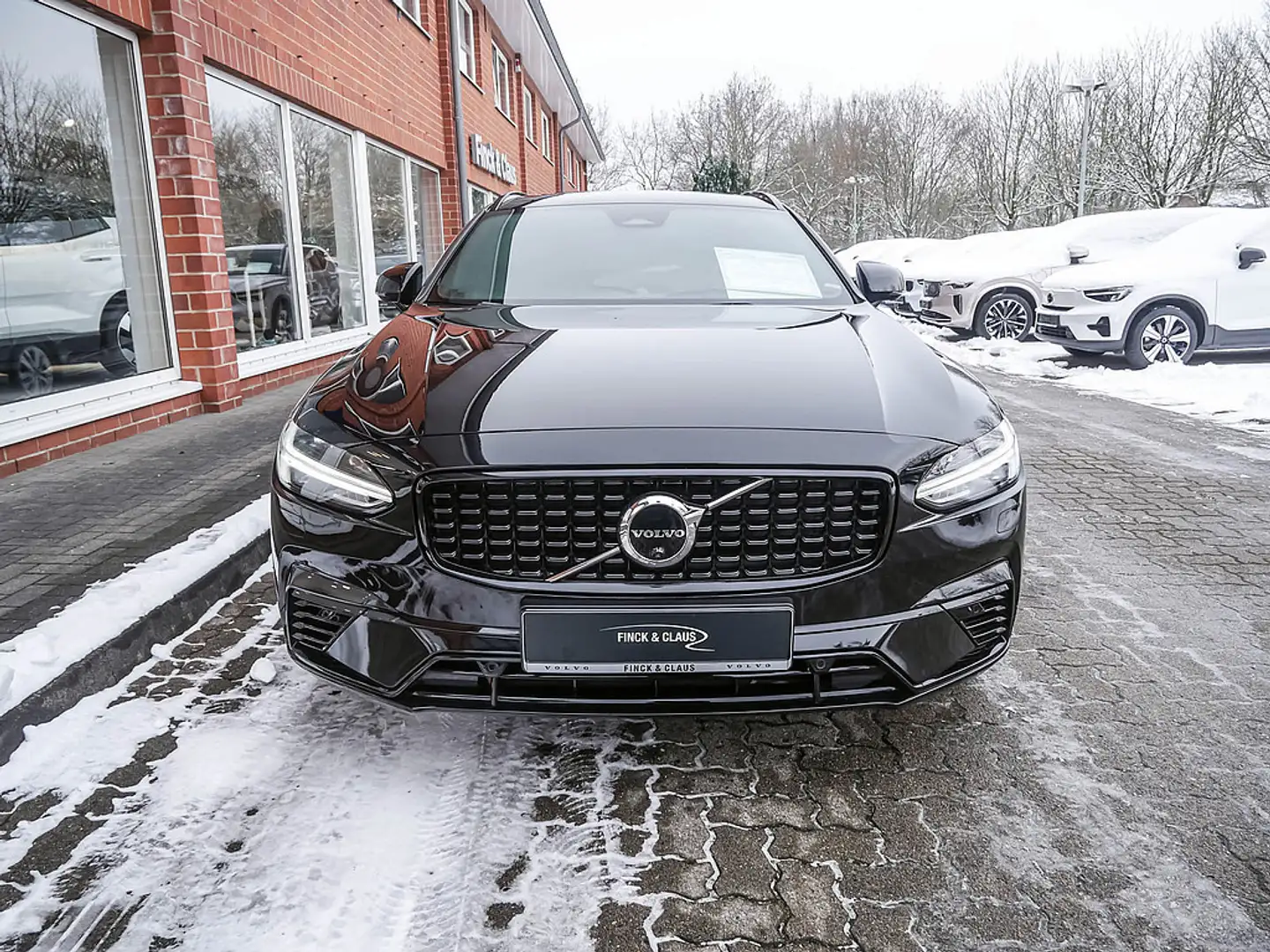 Volvo V90 T8 AWD Ultimate Dark HUD PANO 360° B&W Noir - 2