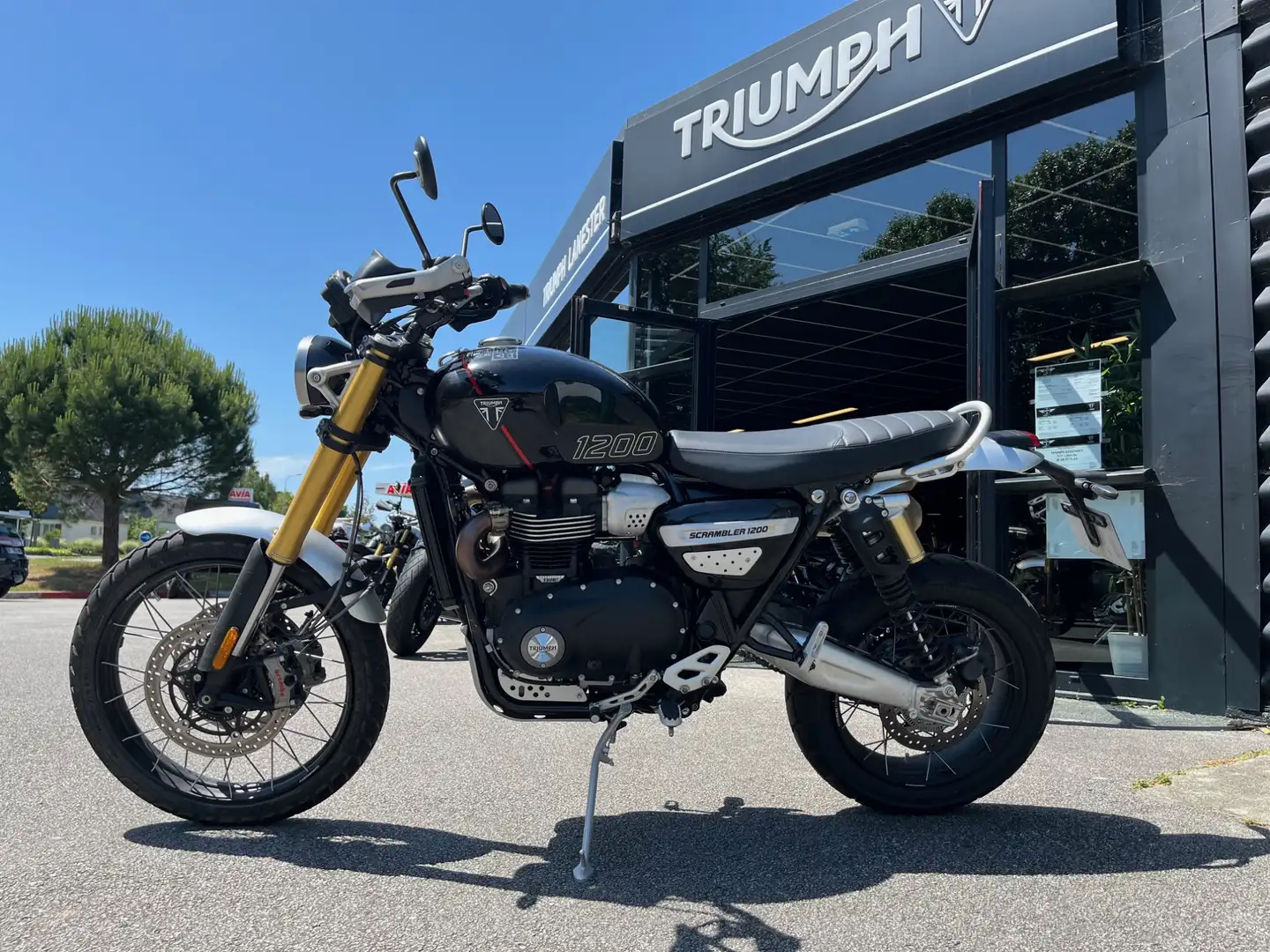 Triumph Scrambler Negru - 1