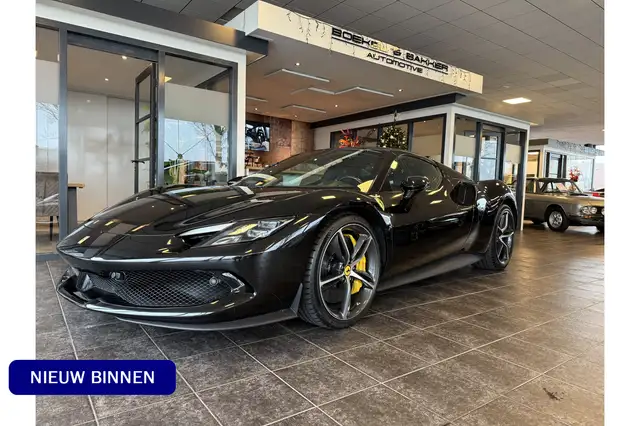 Ferrari 296 GTS 3.0 V6 830pk ** Kroymans ** Daytona Seats ** Lift