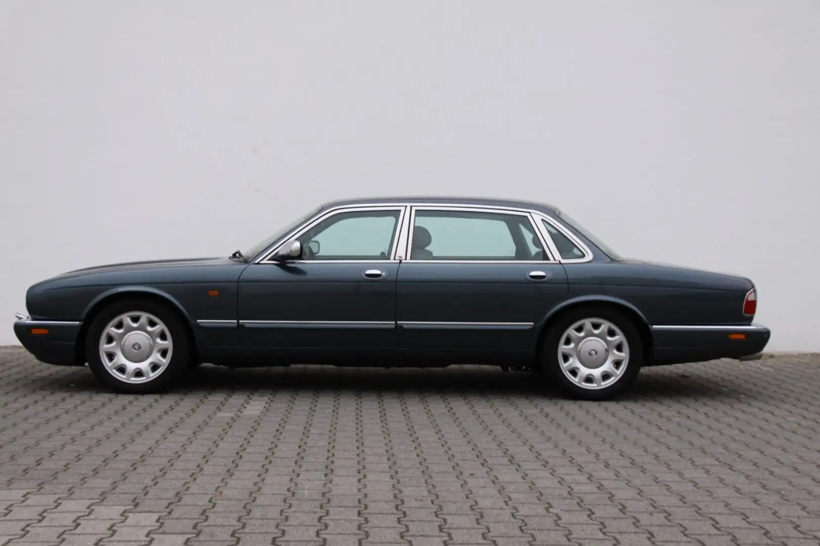 Jaguar Daimler Super V8 Langversion  2  Jahre Garantie Szürke - 2