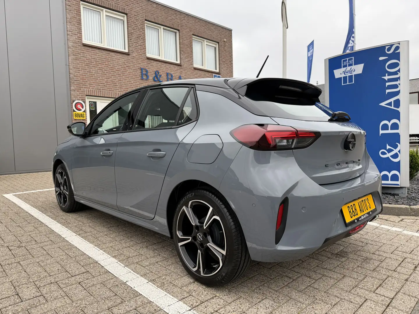 Opel Corsa 1.2 Turbo 100pk Ultimate l PANO-DAK l CAMERA l ECC Gris - 2