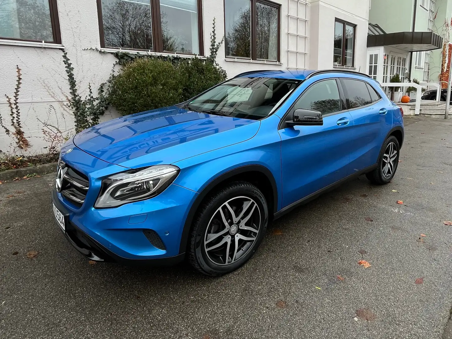 Mercedes-Benz GLA 200 GLA 200 (CDI) d 7G-DCTUrban Modrá - 2