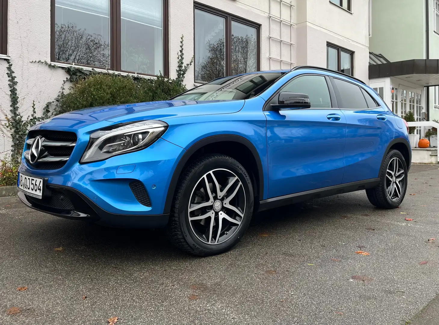 Mercedes-Benz GLA 200 GLA 200 (CDI) d 7G-DCTUrban Modrá - 1