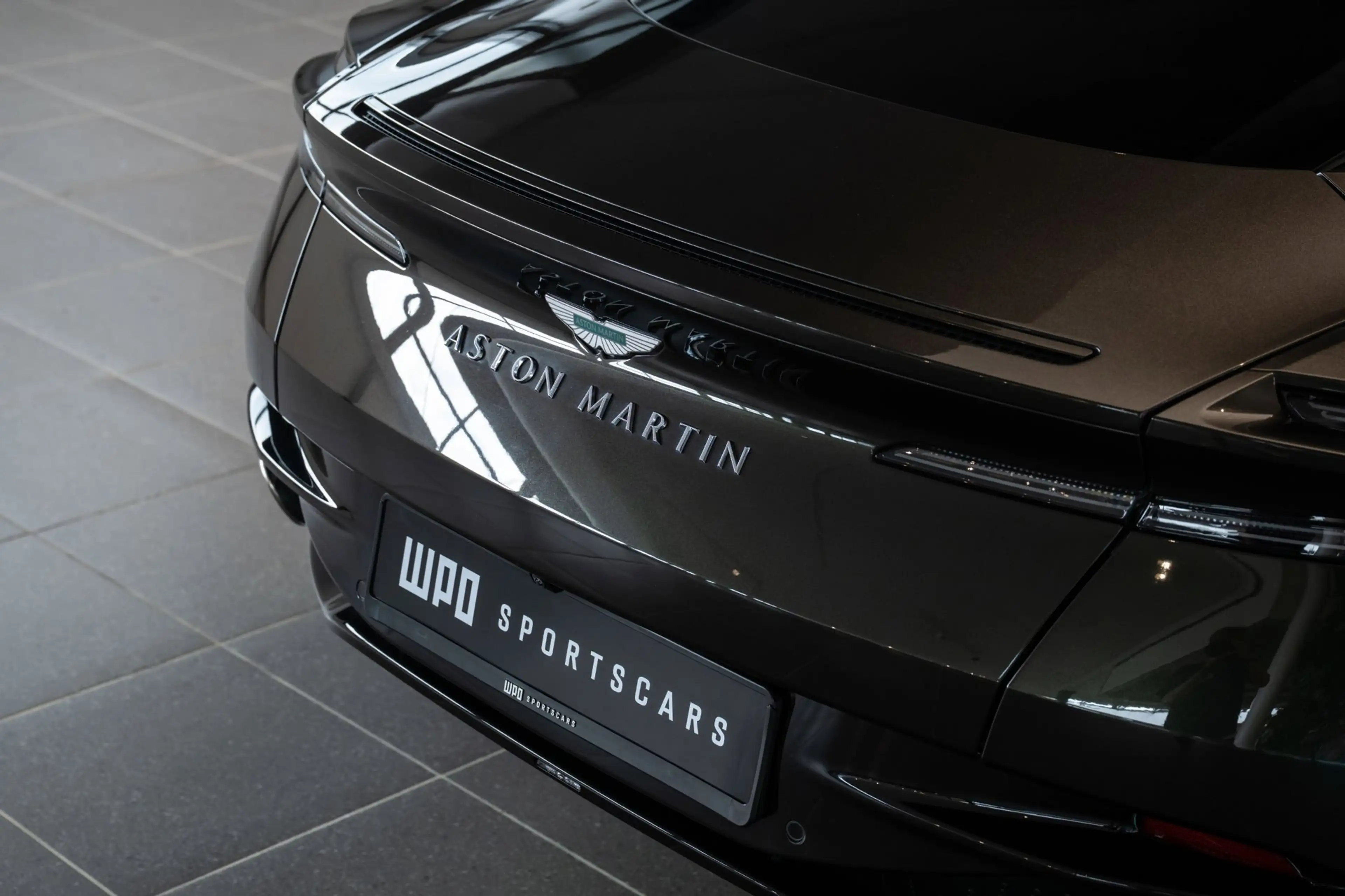Aston Martin DB12 4.0 V8 — photo 15