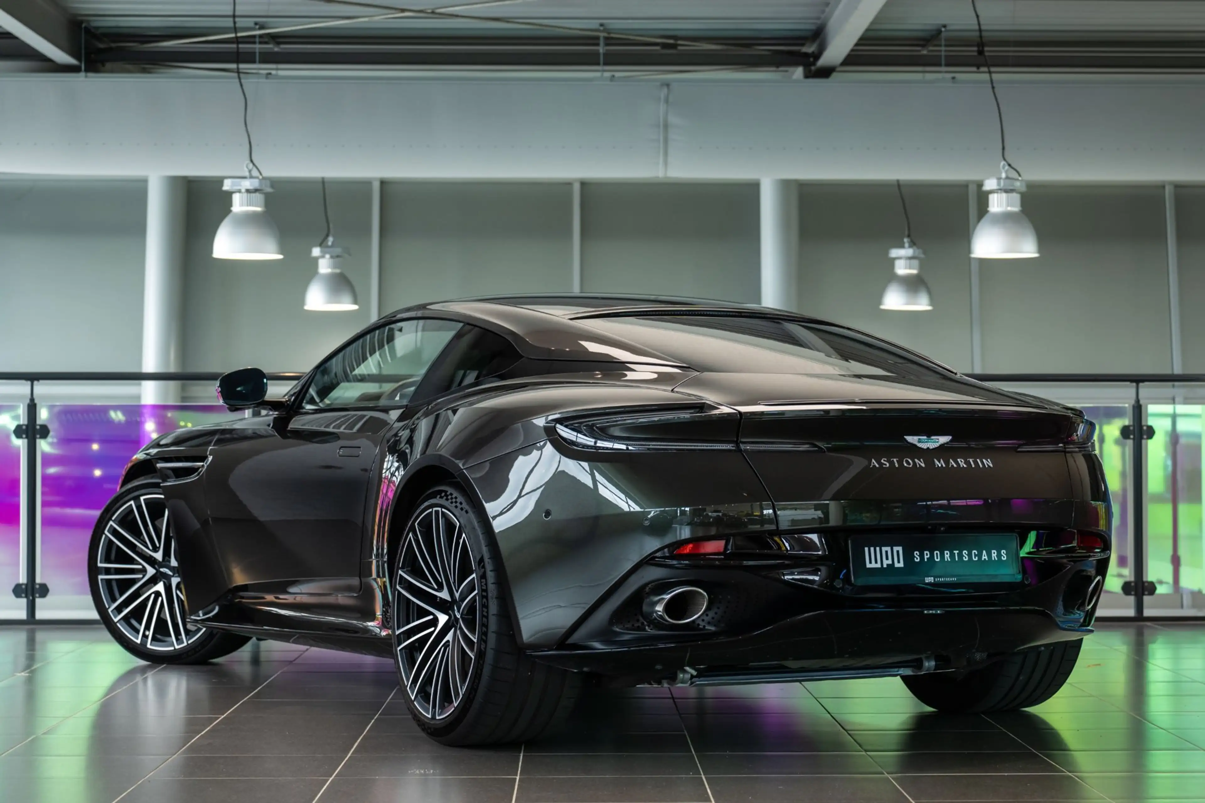 Aston Martin DB12 4.0 V8 — photo 4