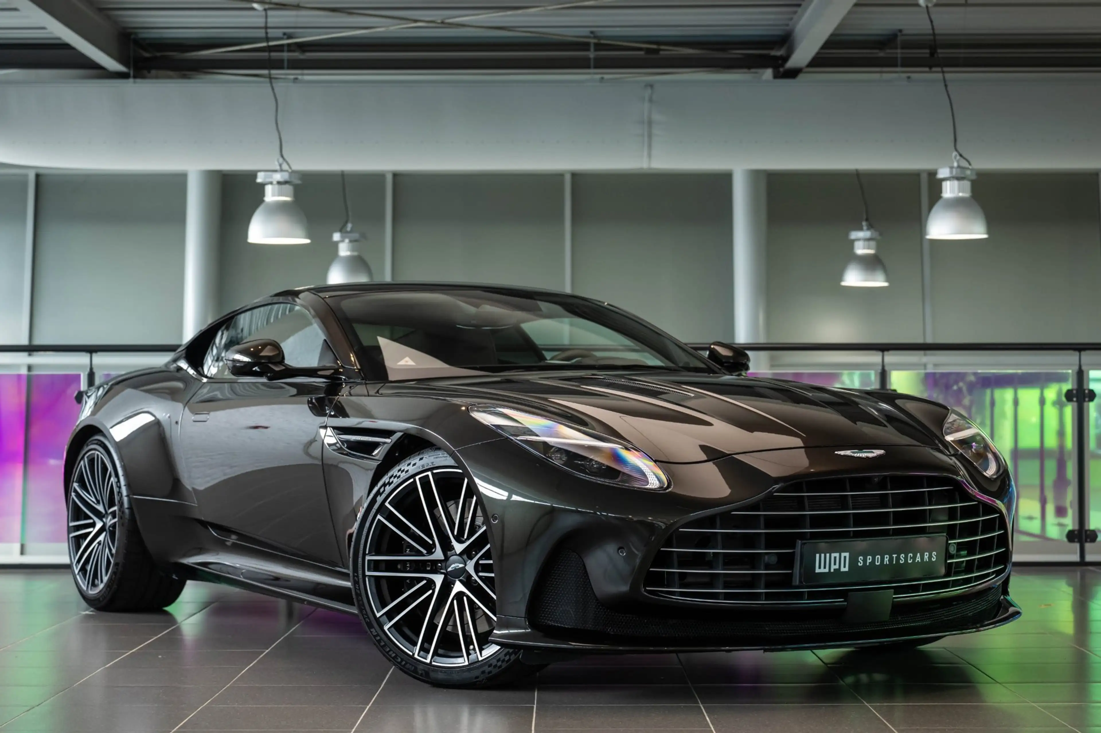 Aston Martin DB12 4.0 V8