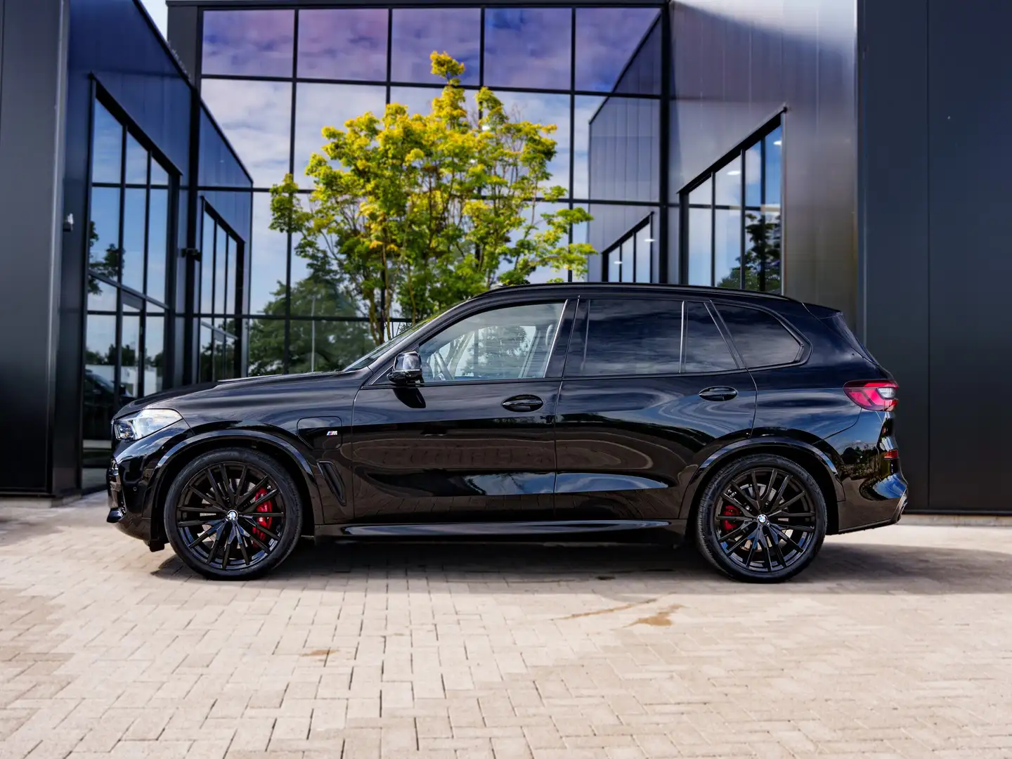 BMW X5 xDrive45e - M-pack - H&K - HUD - ACC - pano Zwart - 2