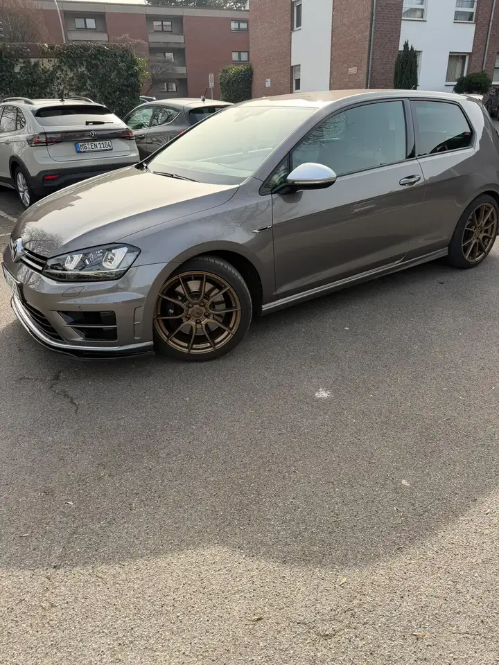 Volkswagen Golf R
