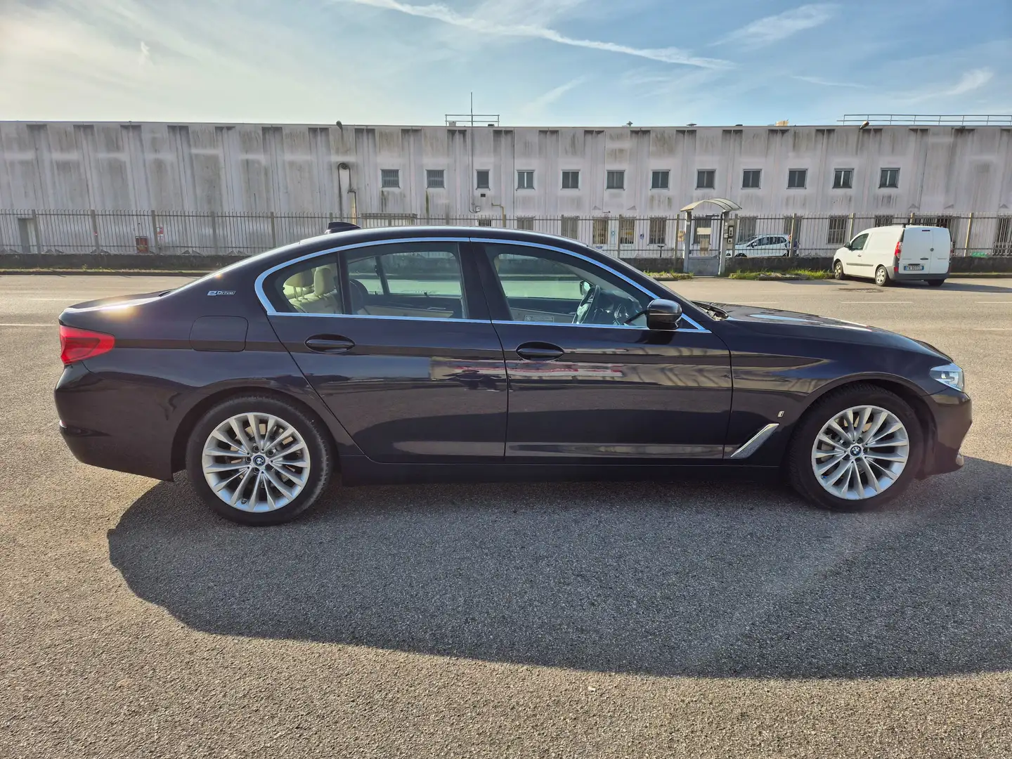 BMW 530 530e Luxury auto Blu/Azzurro - 1