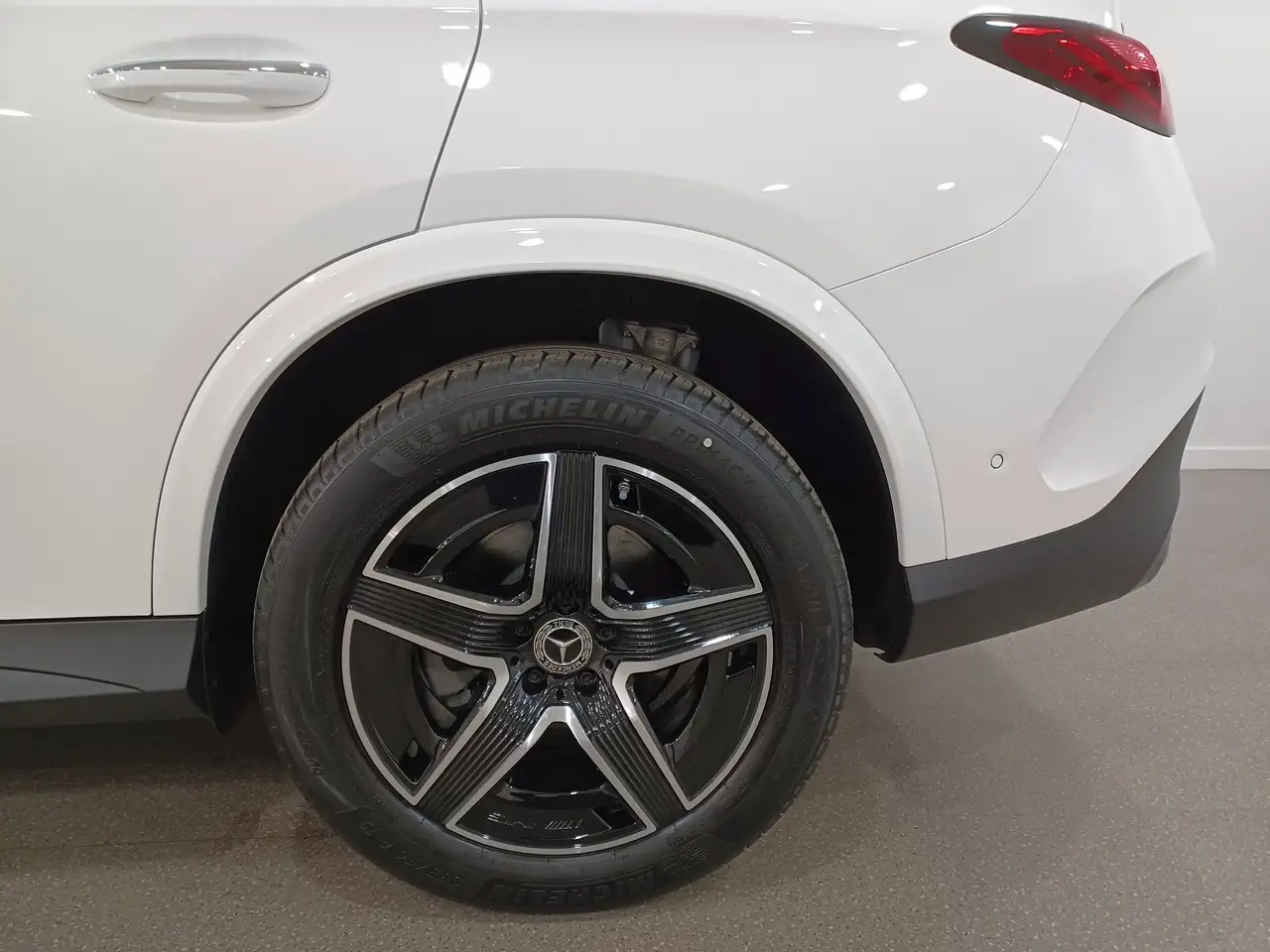 Mercedes-Benz GLC снимка Mercedes-Benz GLC