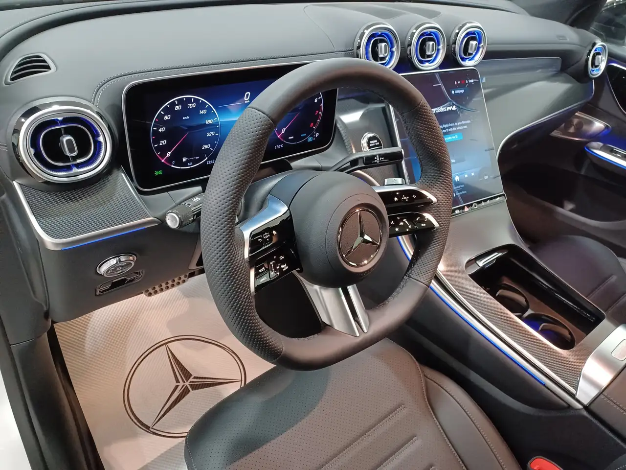 Mercedes-Benz GLC снимка Mercedes-Benz GLC