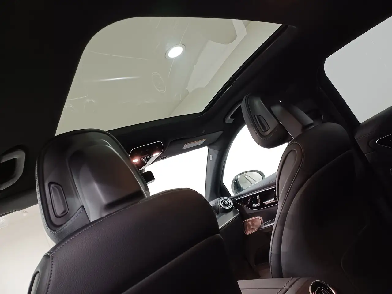 Mercedes-Benz GLC снимка Mercedes-Benz GLC