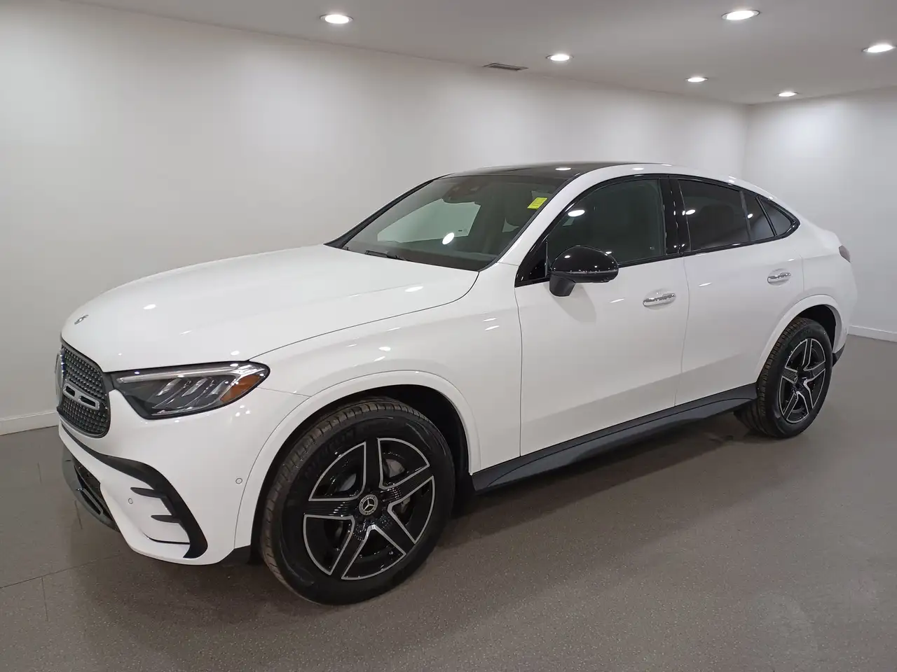 Mercedes-Benz GLC снимка Mercedes-Benz GLC