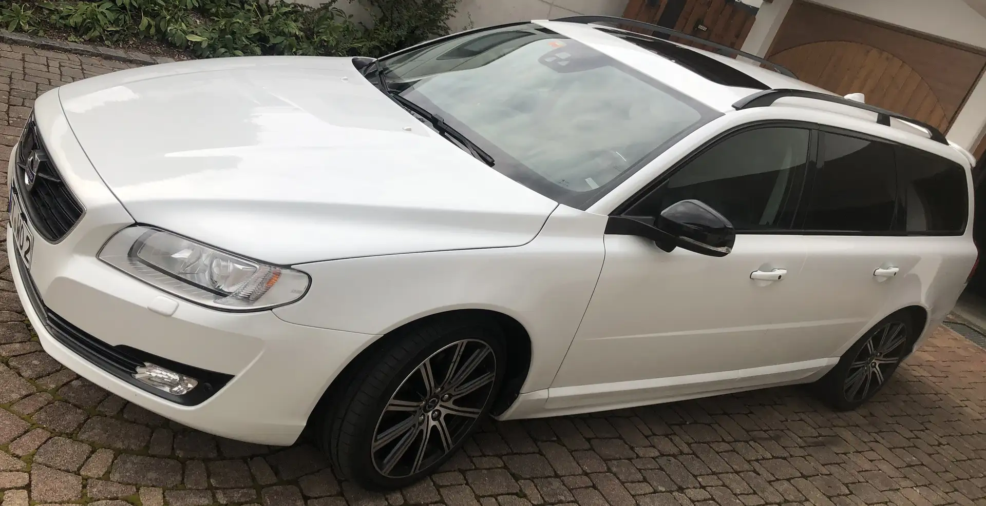 Volvo V70 Linje Svart Weiß - 2