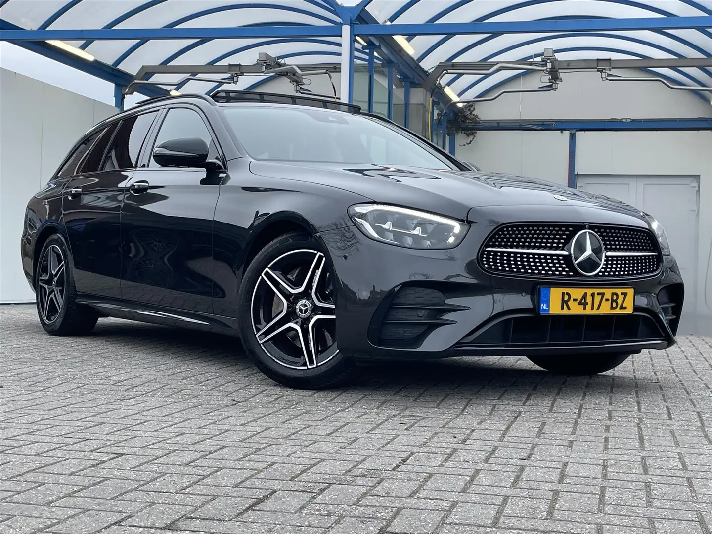 Mercedes-Benz E 200 Estate AMG Line 1e Eigenaar / Pano / Org NL / Burm Grijs - 2