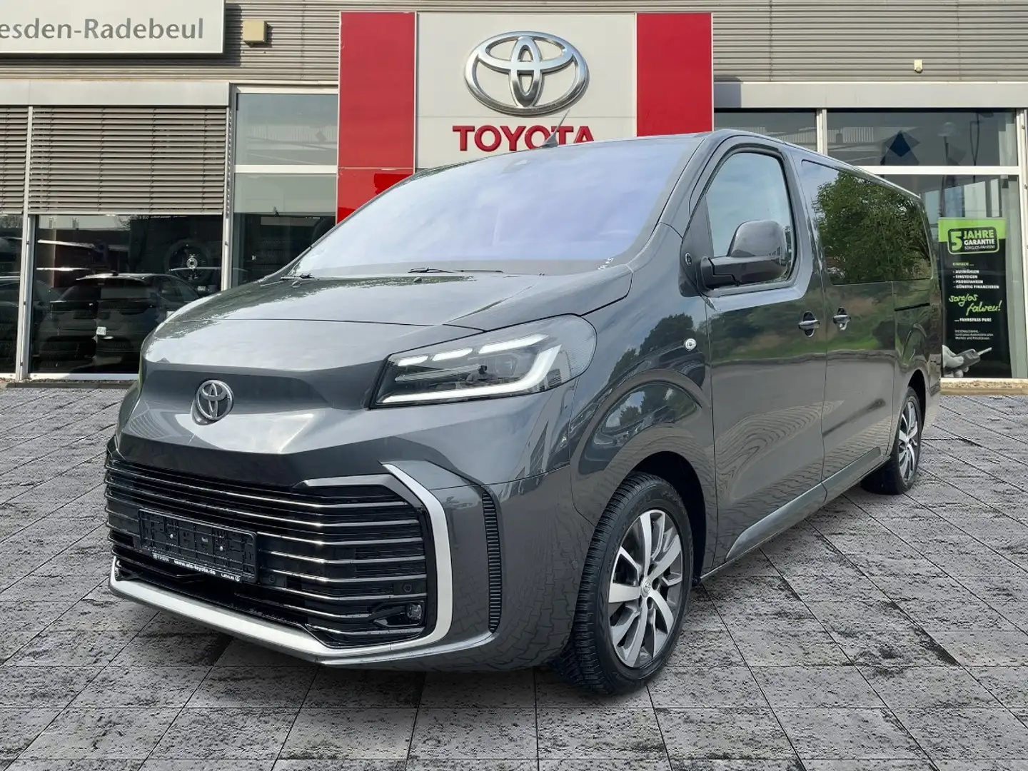 Toyota Proace Verso 2.0 D-4D L2 Team D Navi*KAM*DAB*SHZ* Grau - 2