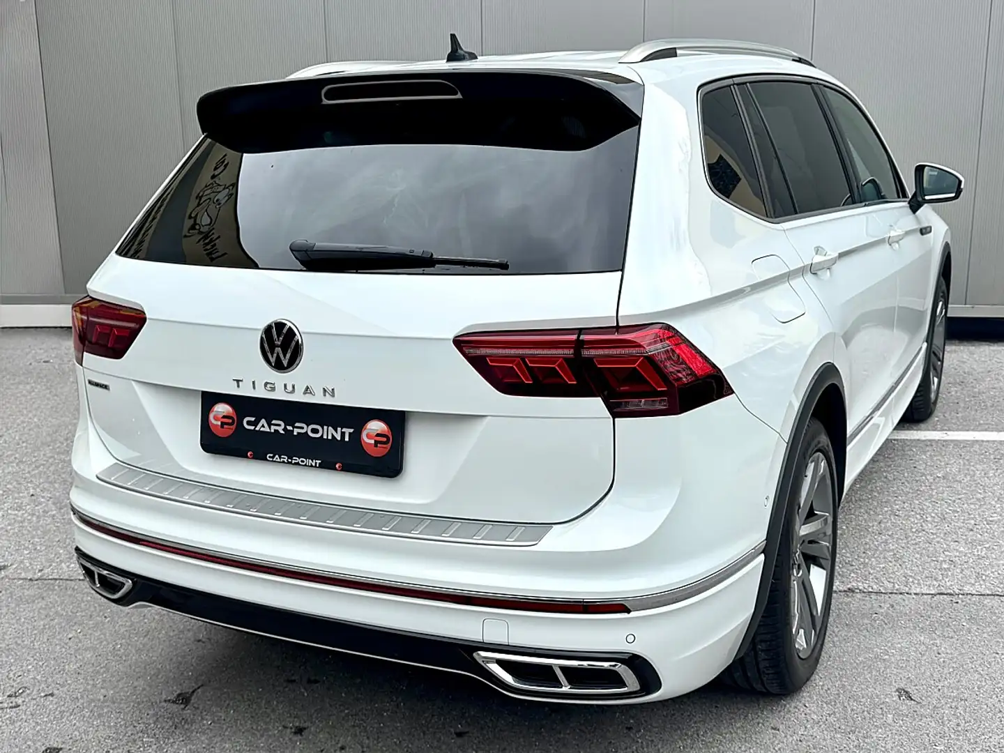 Volkswagen Tiguan Allspace 2,0 TDI DSG R-Line Unlimited-Paket/AHK/Matrix/DCC Weiß - 2