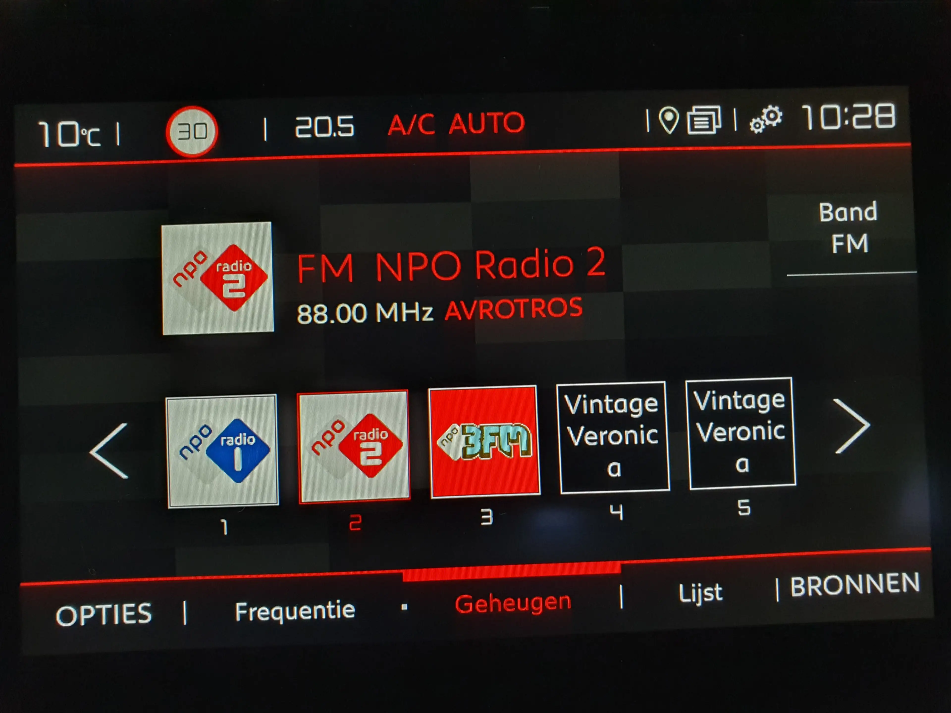 Citroen C4 Cactus 1.2 PureTech Business NAVI/PDC/CRUISE/LMV — photo 29