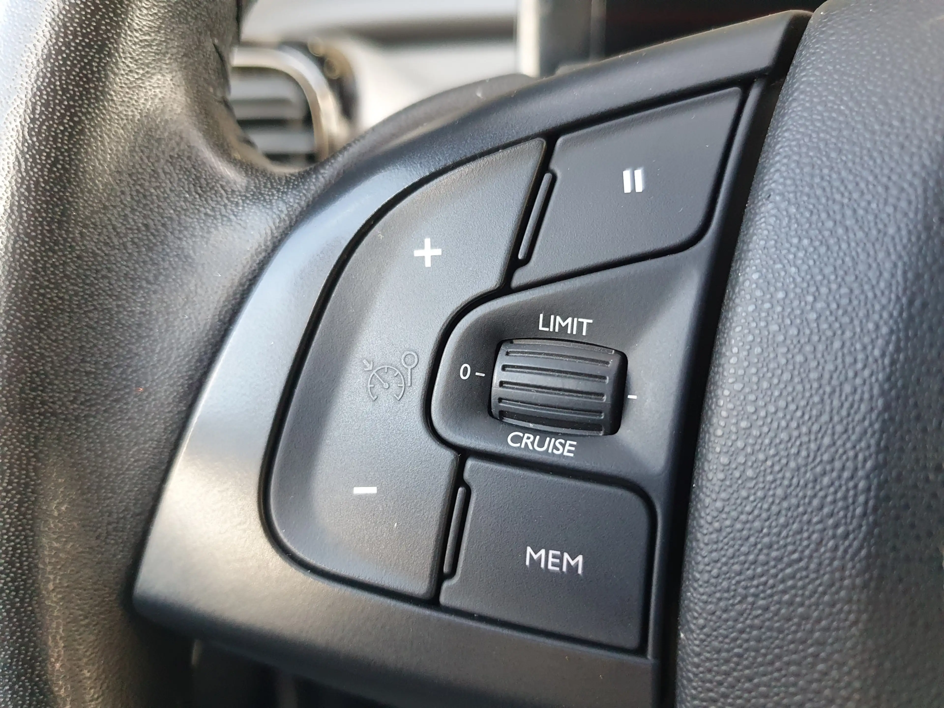 Citroen C4 Cactus 1.2 PureTech Business NAVI/PDC/CRUISE/LMV — photo 37