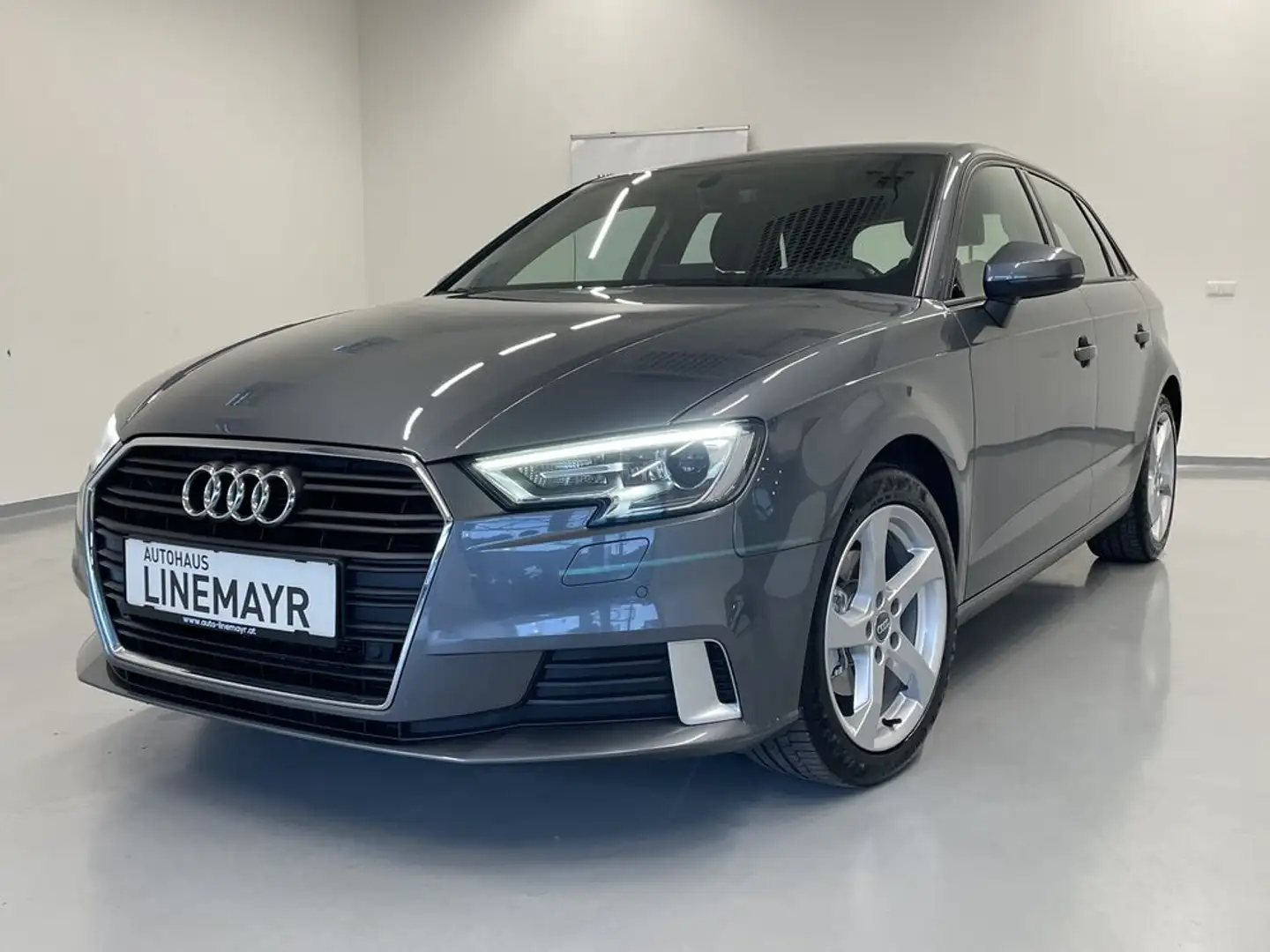 Audi A3 A31,6 TDI Sportback sport Gris - 1