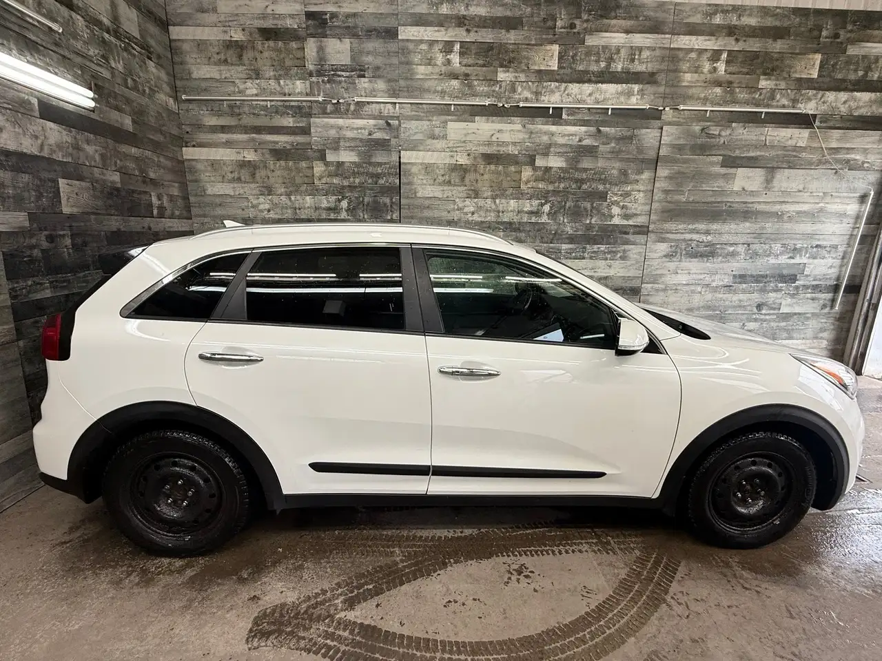 Kia Niro снимка Kia Niro