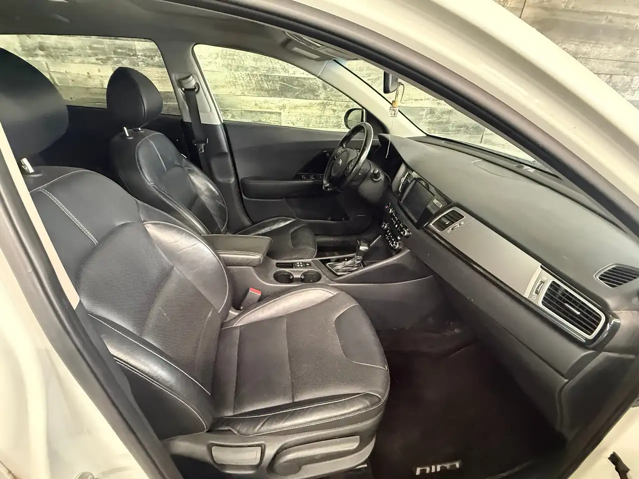 Kia Niro снимка Kia Niro