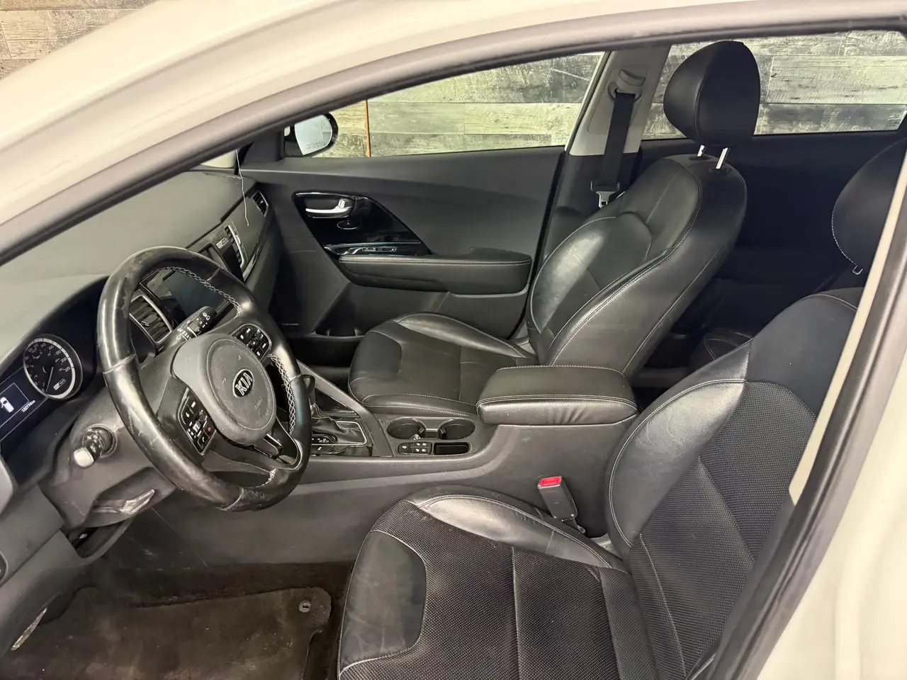 Kia Niro снимка Kia Niro