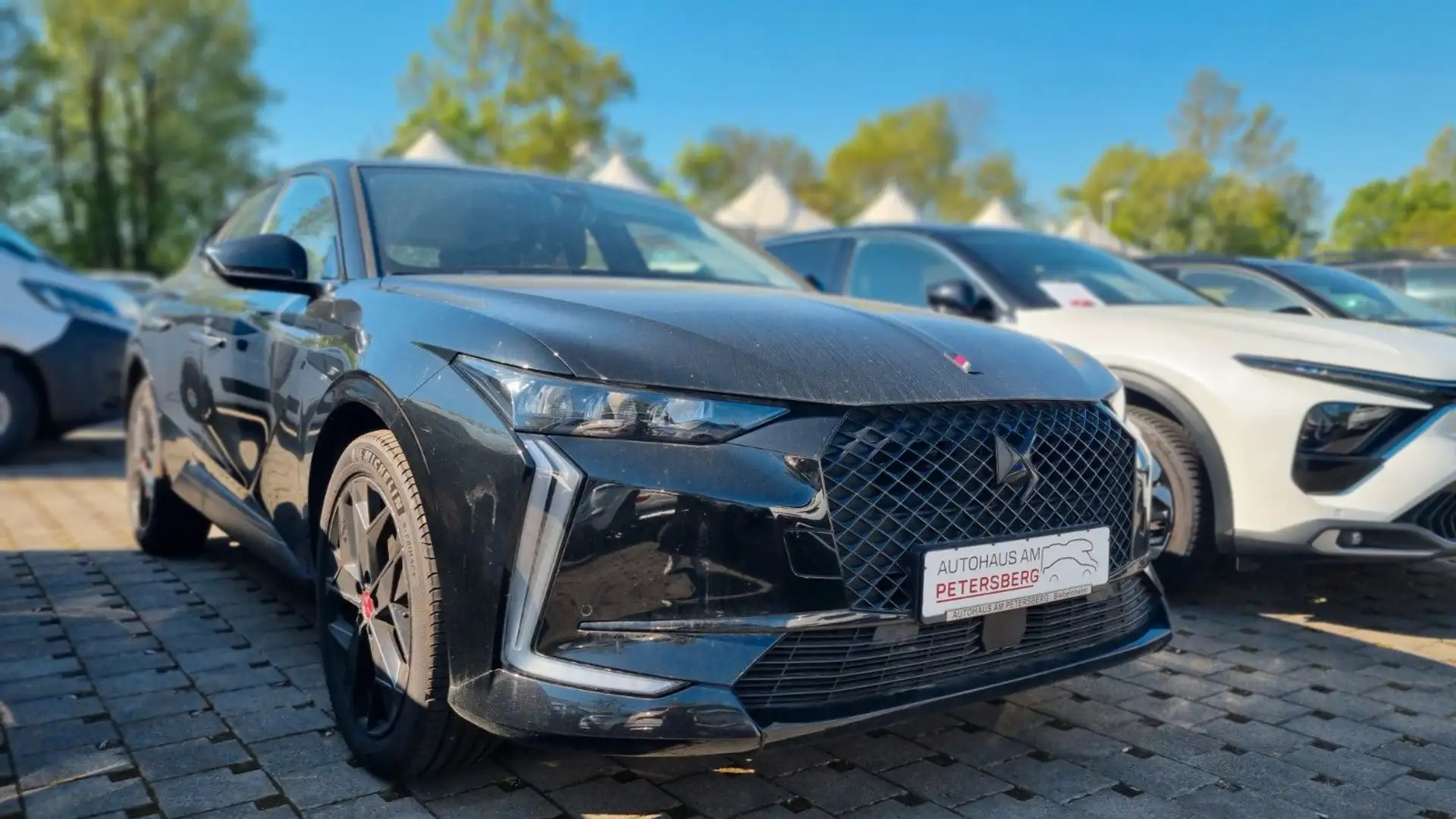 DS Automobiles DS 4 PureTech 130 EAT8 Performance Line Schwarz - 1