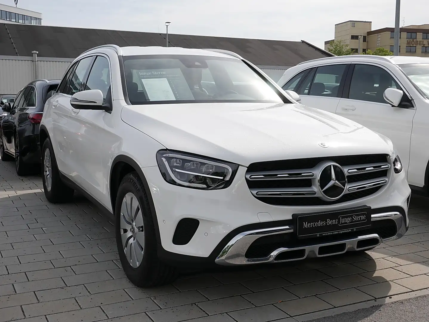 Mercedes-Benz GLC 220 d 4M+LED+PDC+KAMERA+STANDHEIZUNG+MBUX+++ Weiß - 2