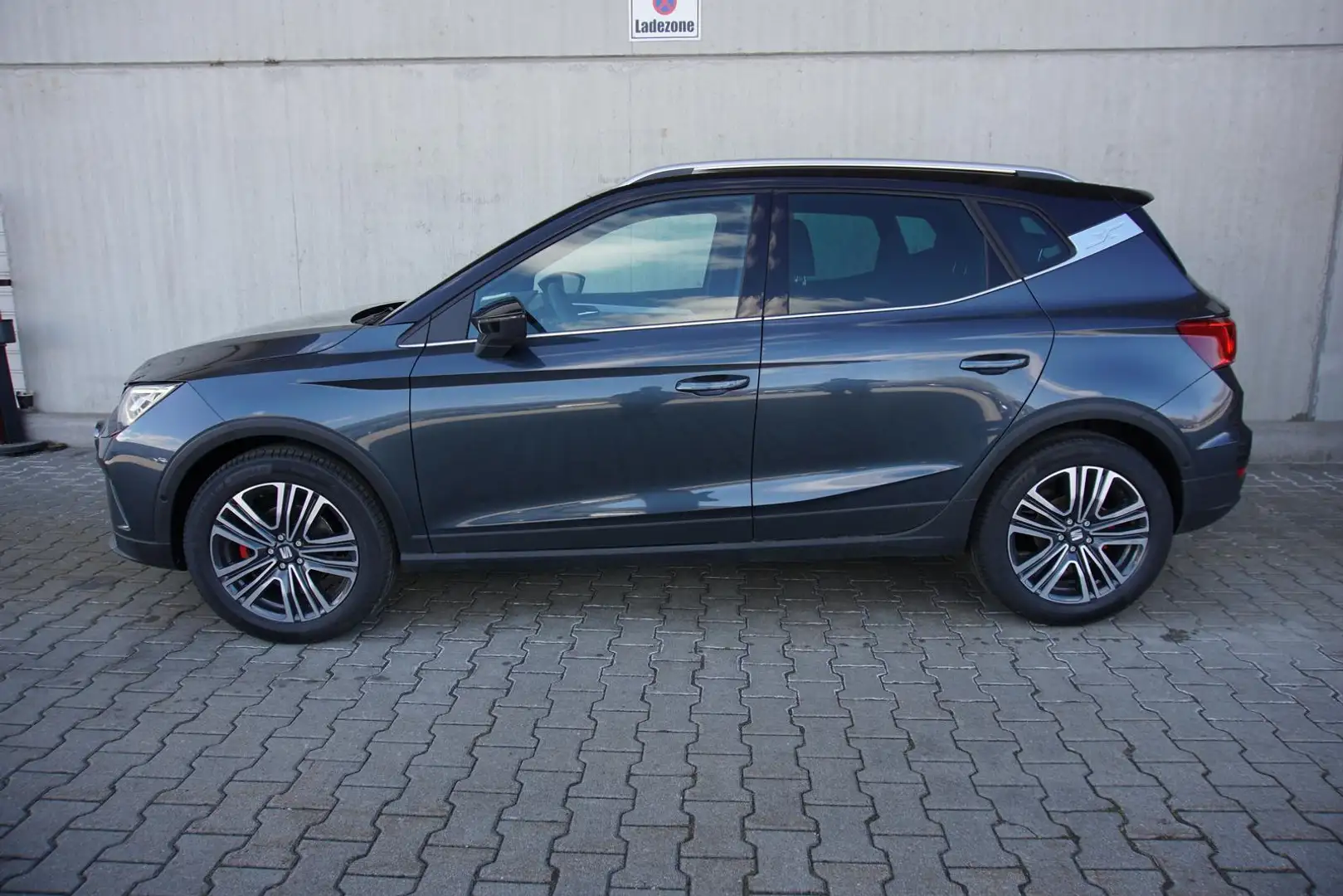 SEAT Arona 1.0TSI FR Navi Kamera ACC LED Grijs - 2