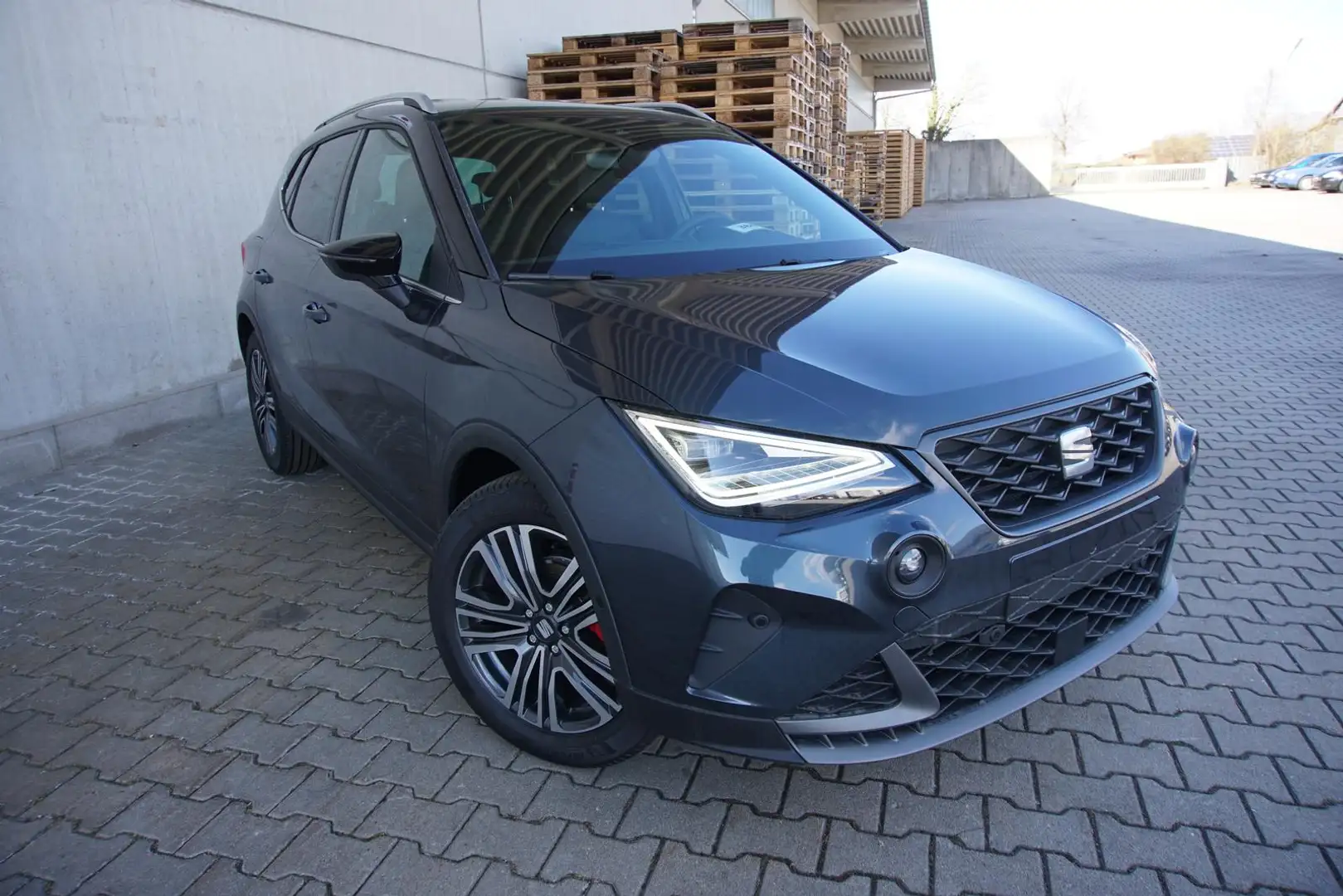 SEAT Arona 1.0TSI FR Navi Kamera ACC LED Grijs - 1