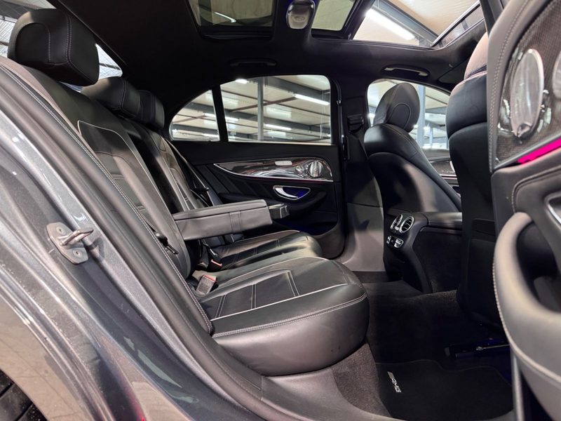 Mercedes-Benz E 63 AMG E 63S 4M+ KRMK*2CRBN*PANO*BRMST*DRVRS*BEAM*VOLL! — photo 8