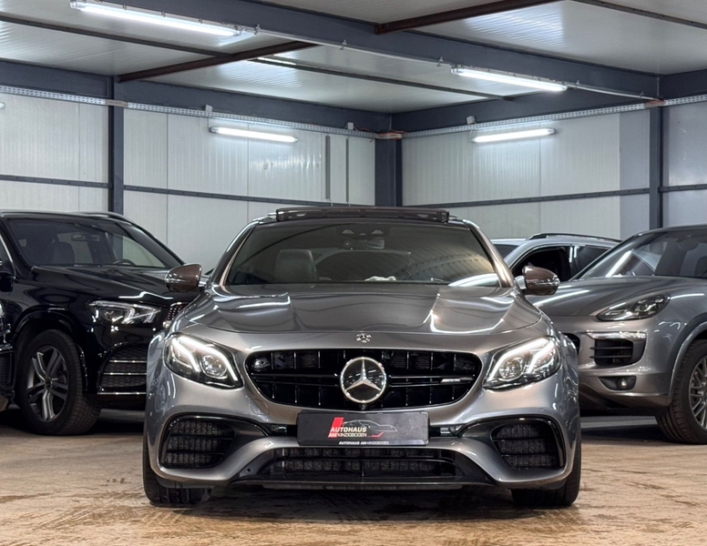 Mercedes-Benz E 63 AMG E 63S 4M+ KRMK*2CRBN*PANO*BRMST*DRVRS*BEAM*VOLL! — photo 2