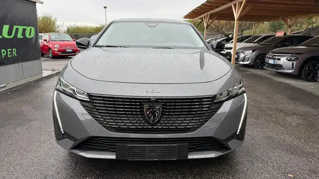 Peugeot 308 view 2