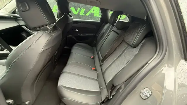 Peugeot 308 view 10