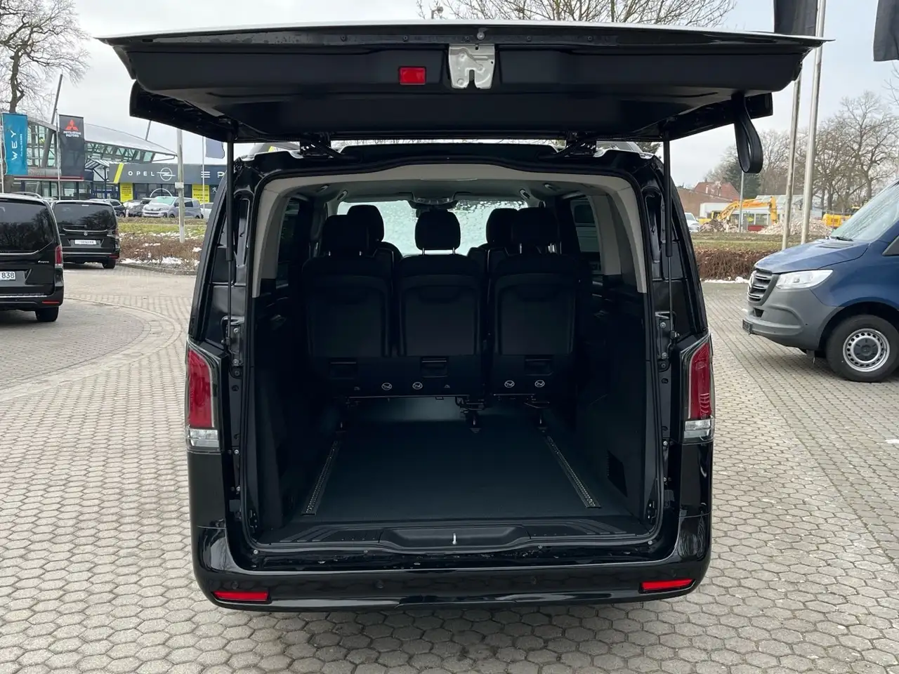 Mercedes-Benz Vito 119 CDI Mixto 4x4 lang Distr. Standhzg 360° 16