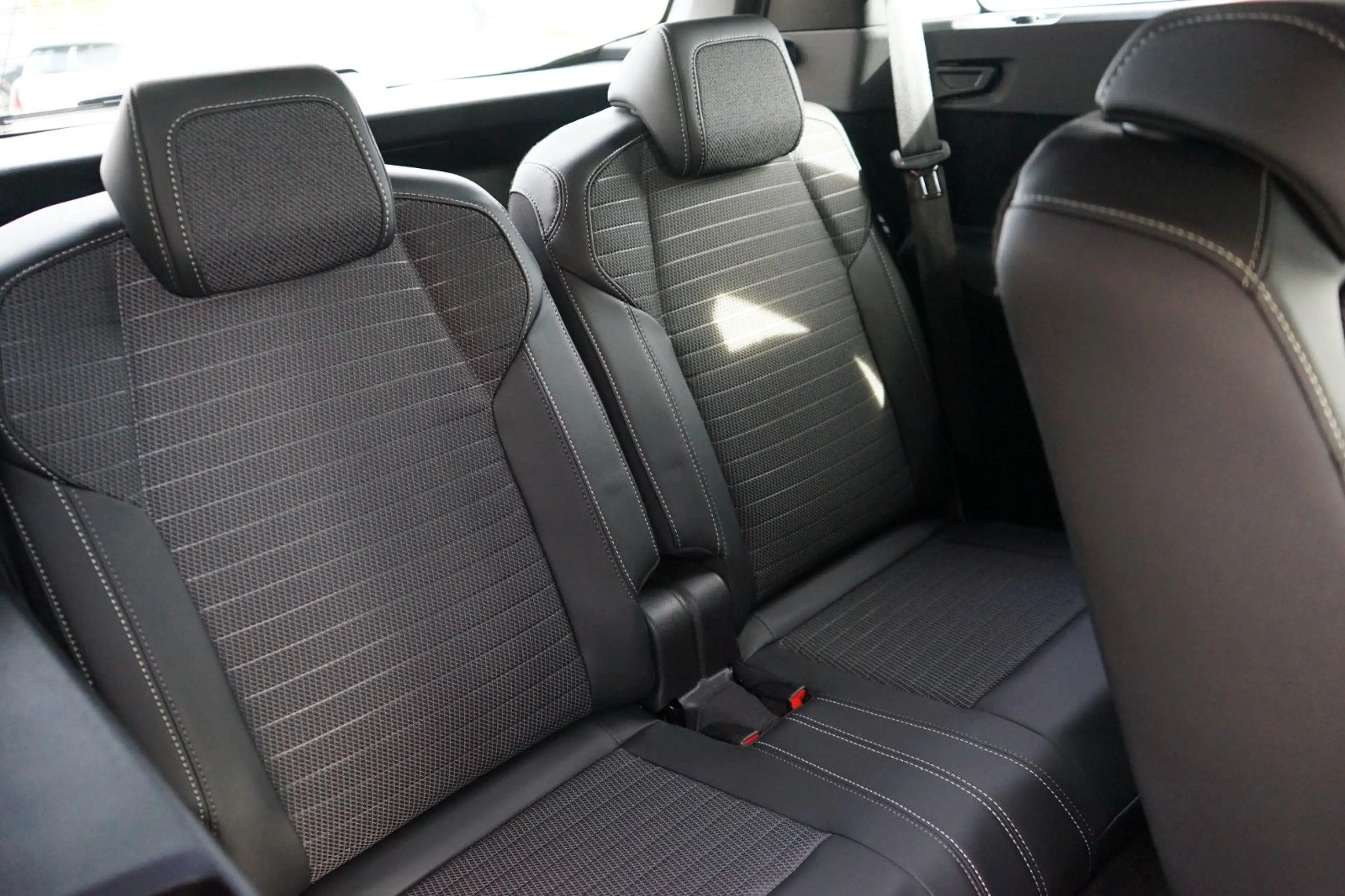 Peugeot 5008 145 GT*Hybrid*7 Sitzer*Kamera*Rate 130€ — photo 15