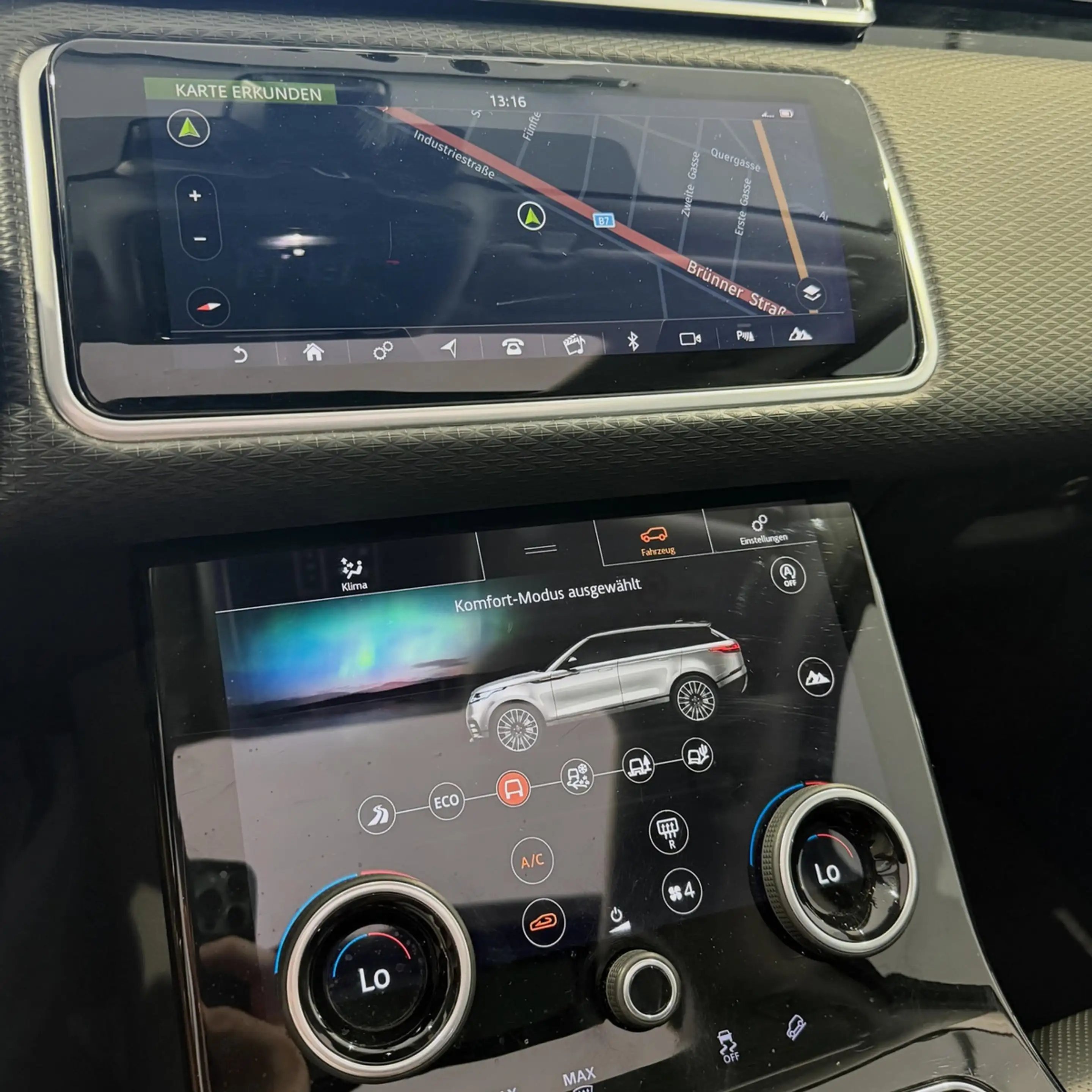 Land Rover Range Rover Velar Range Rover Velar D240 Allrad Aut. — photo 10
