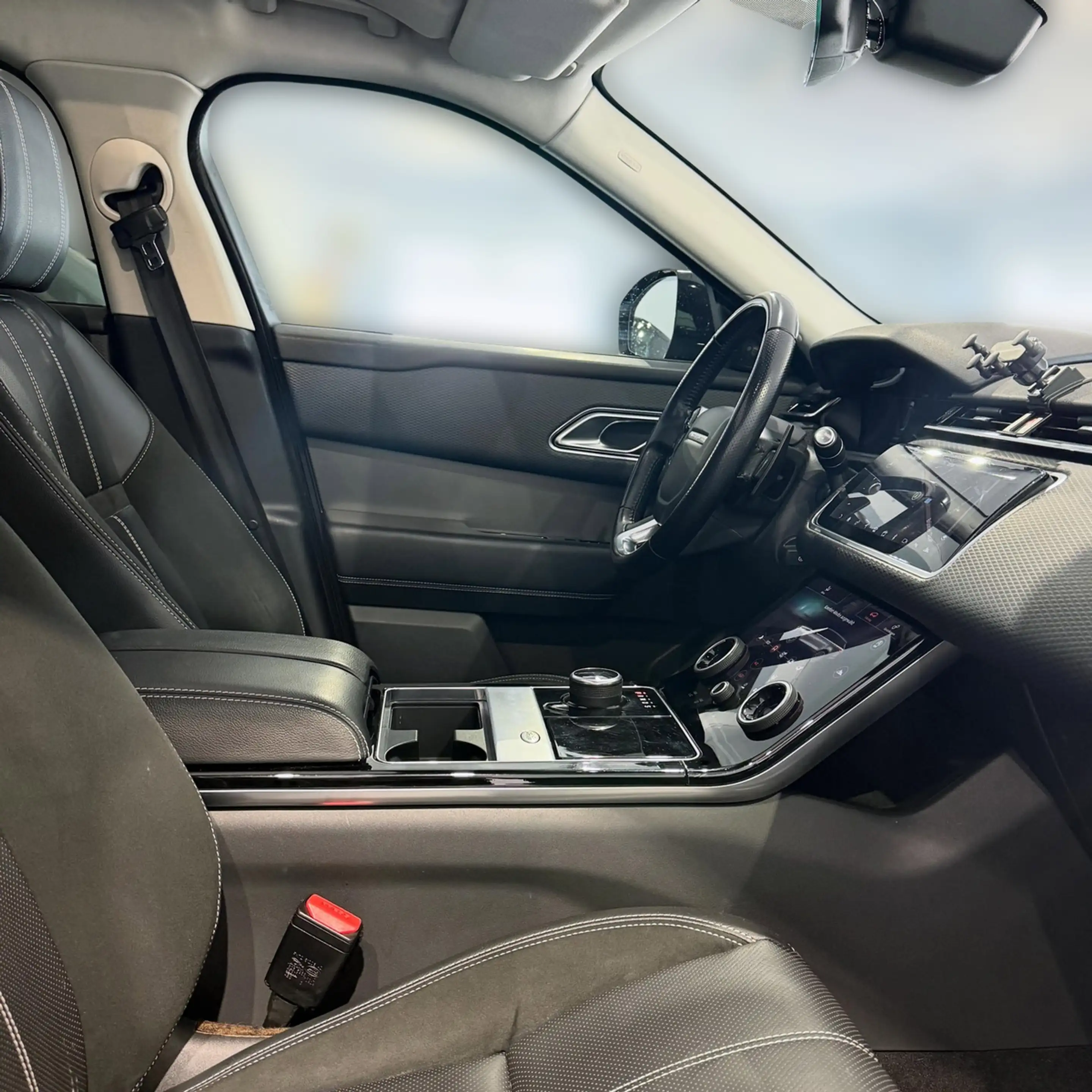 Land Rover Range Rover Velar Range Rover Velar D240 Allrad Aut. — photo 7