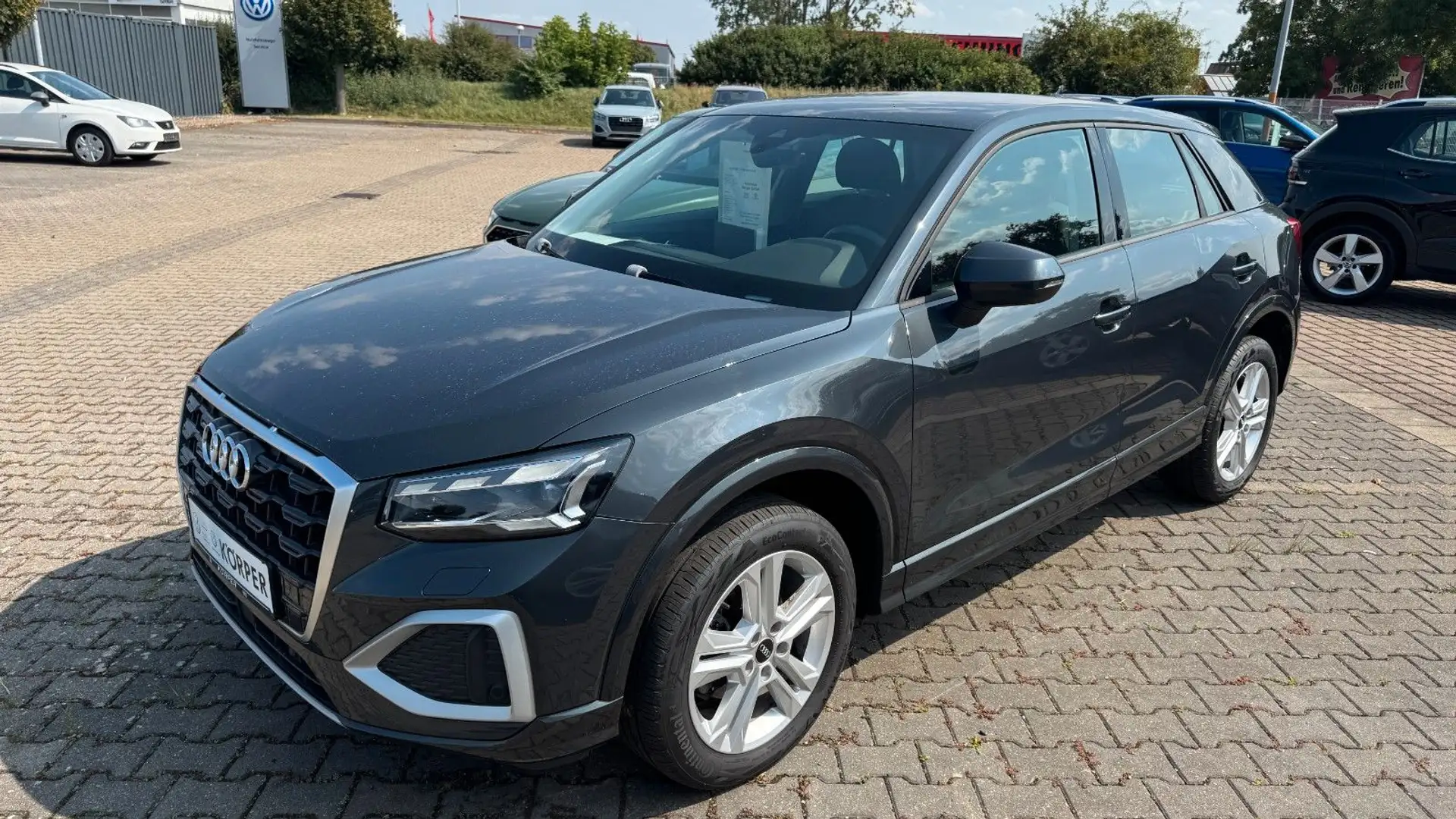 Audi Q2 35 TFSI advanced Grau - 1