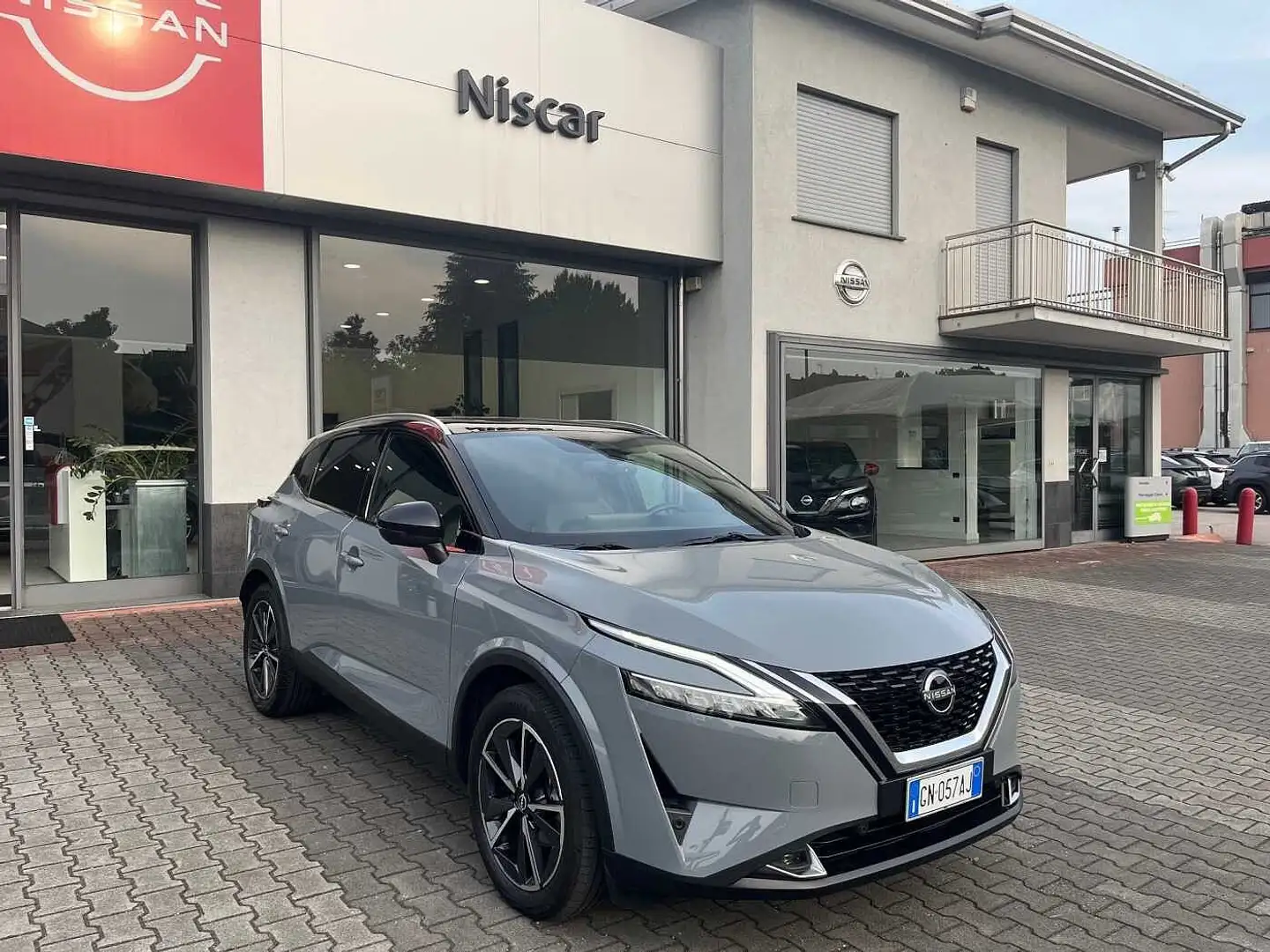 Nissan Qashqai 3ª serie MHEV 140 CV Tekna Gris - 1