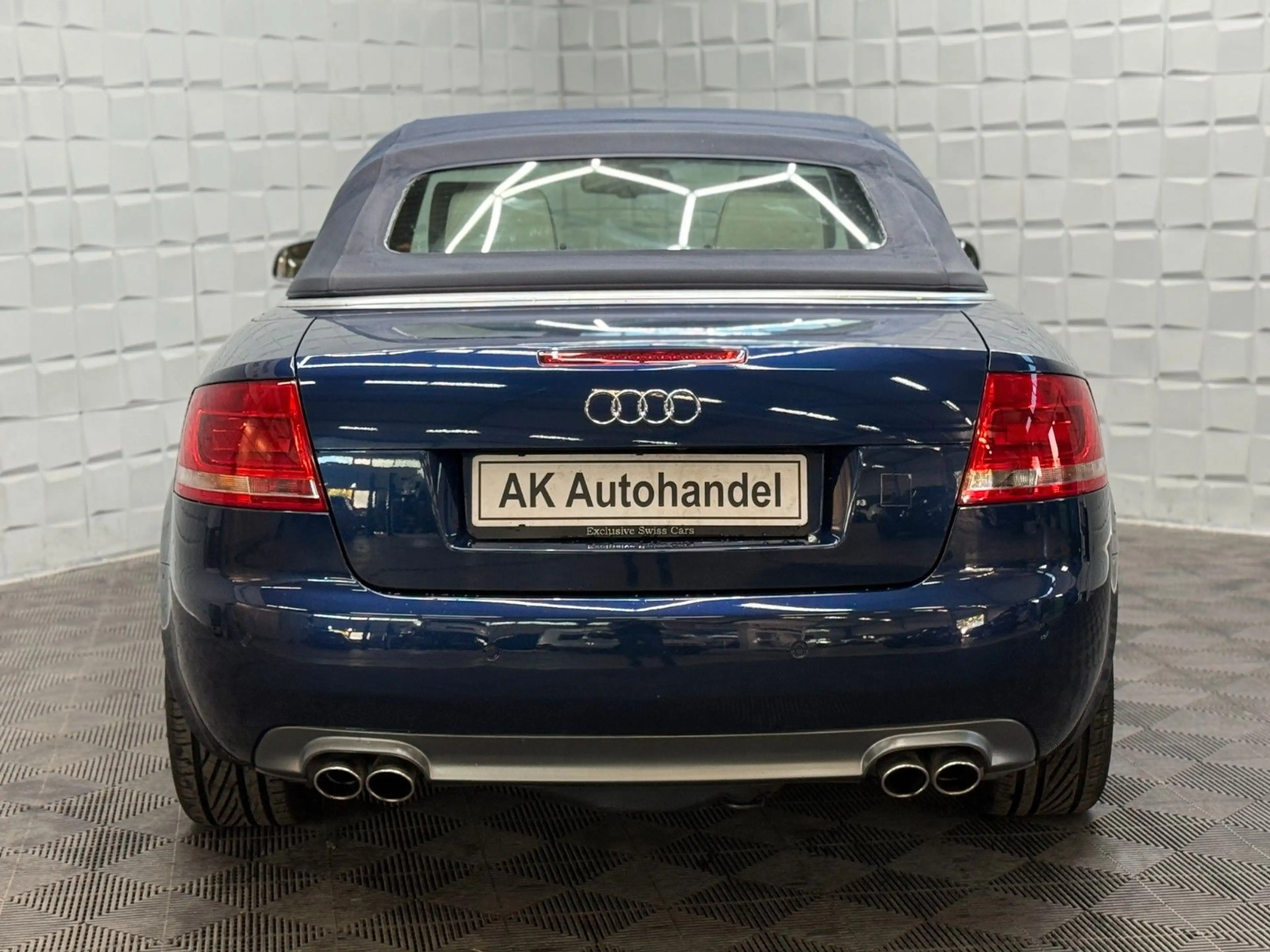 Audi S4 Cabriolet 4.2 FSI Quattro Xenon Navi Leder — photo 5