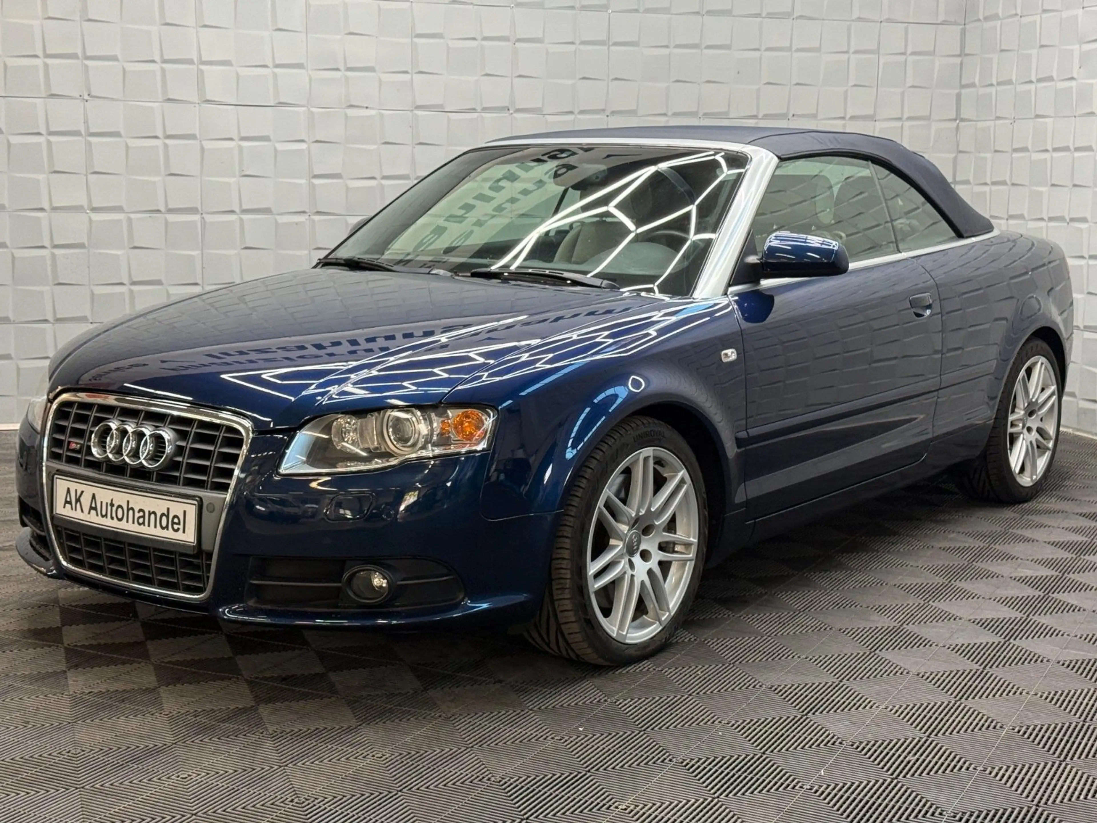 Audi S4 Cabriolet 4.2 FSI Quattro Xenon Navi Leder