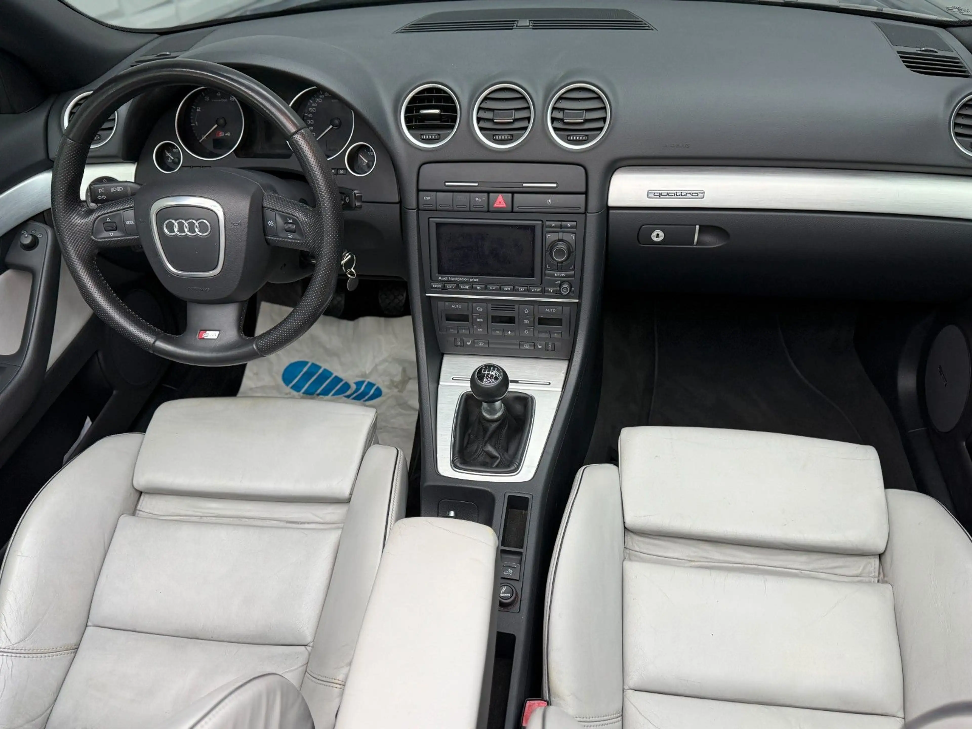 Audi S4 Cabriolet 4.2 FSI Quattro Xenon Navi Leder — photo 15