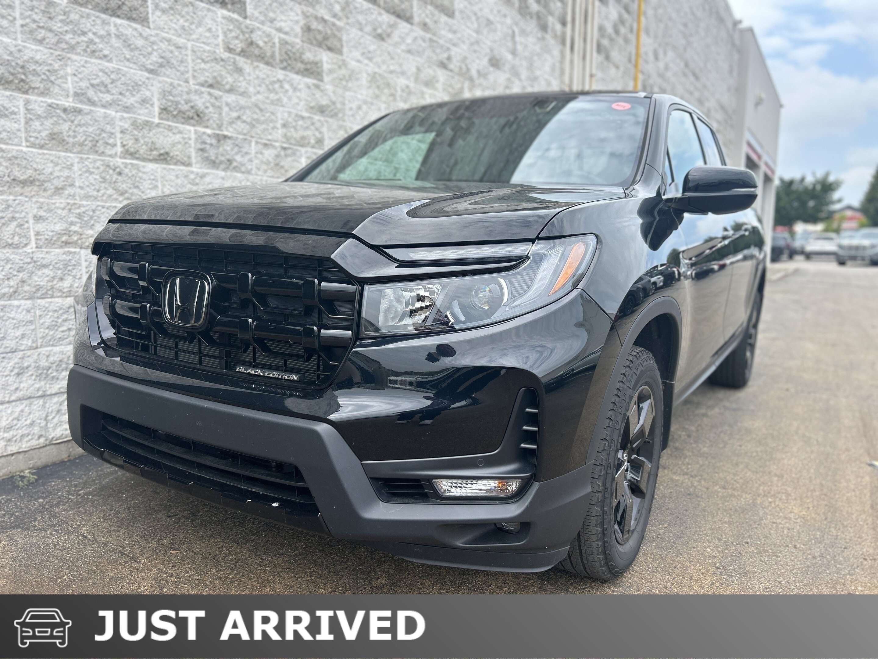 2025 Honda Ridgeline Black Edition | Leather | Sunroof | Backup Camera