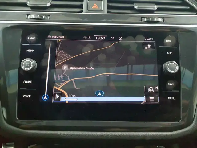 Volkswagen Tiguan view 12