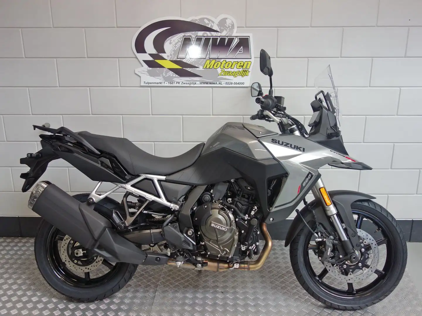Suzuki V-Strom 800 Grijs - 1