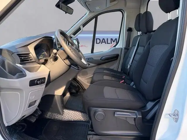 Maxus Deliver 9 view 5